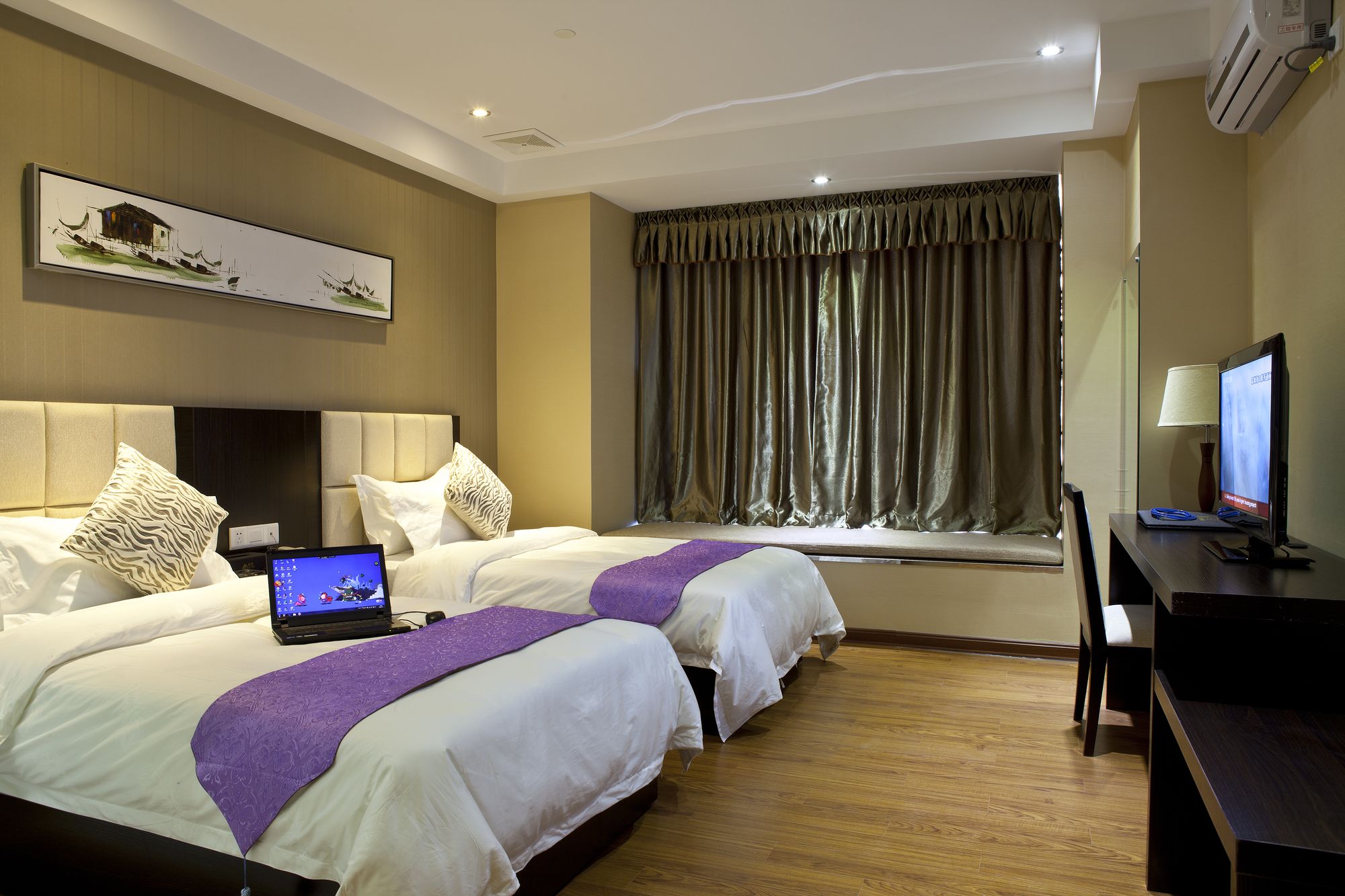 Фото отеля 2