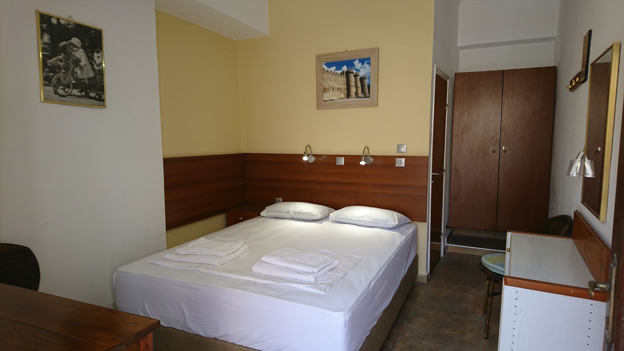 Фото Eleni Rooms