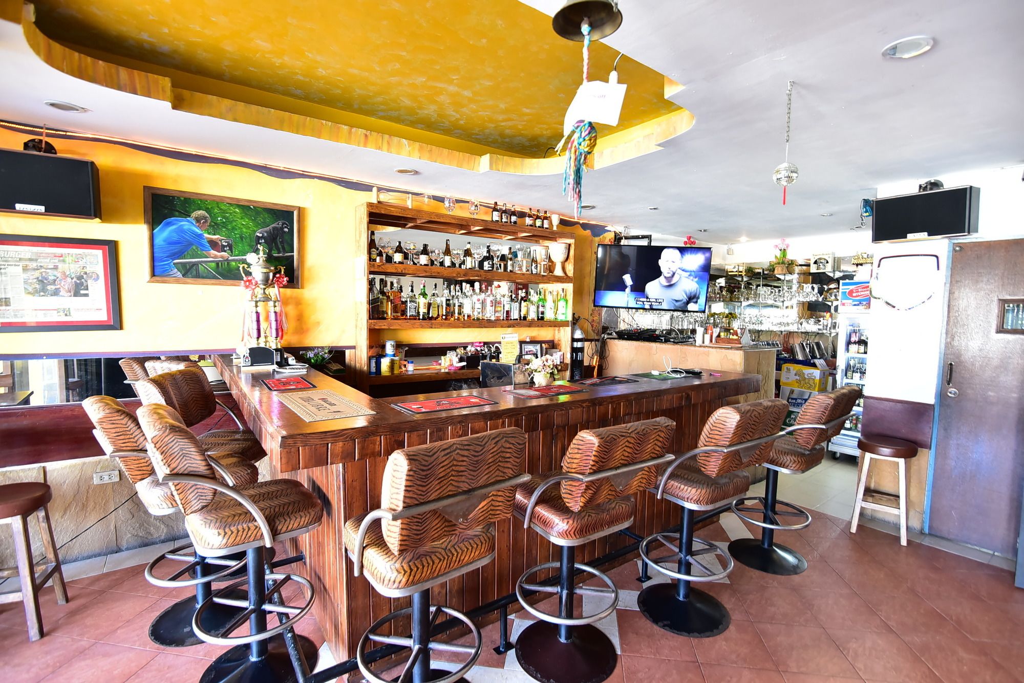 Фото Enjoy Andre Restaurant & Room