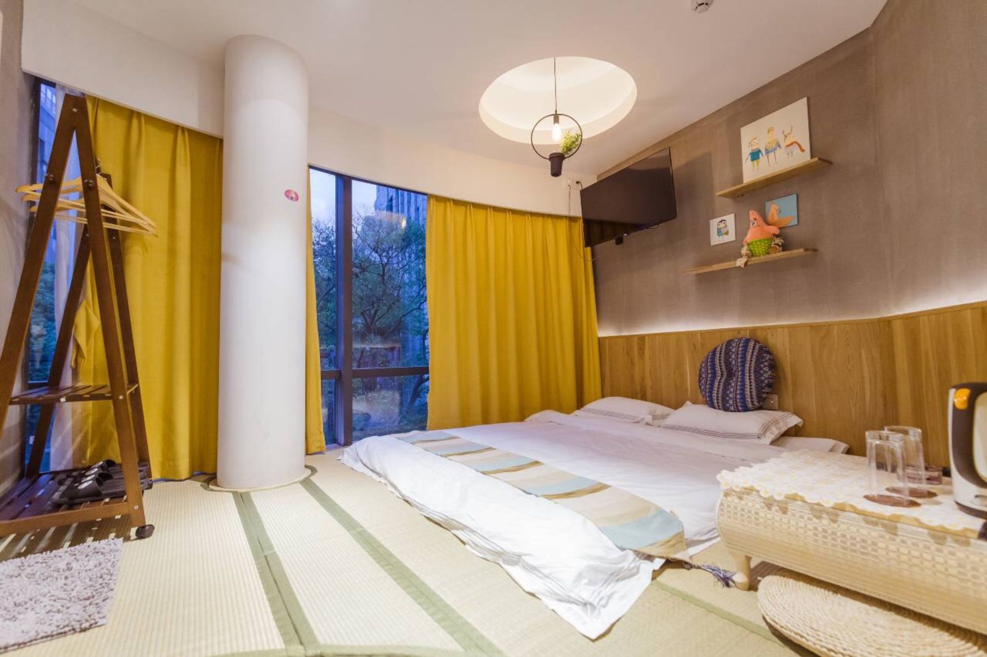 Фото J Trip Youth Hostel