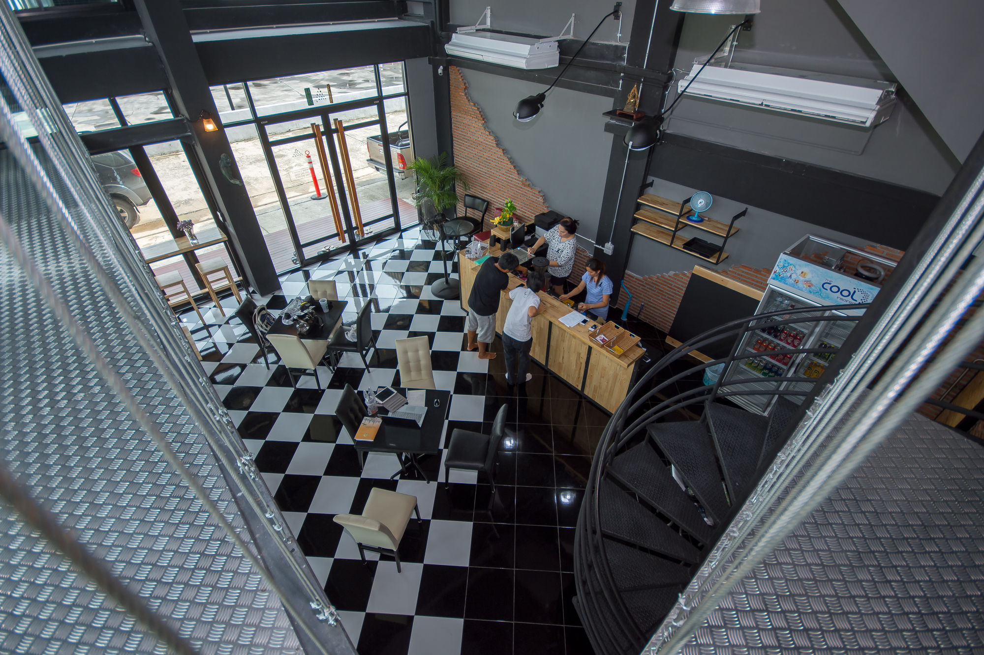 Фото The LogBook Room and Cafe