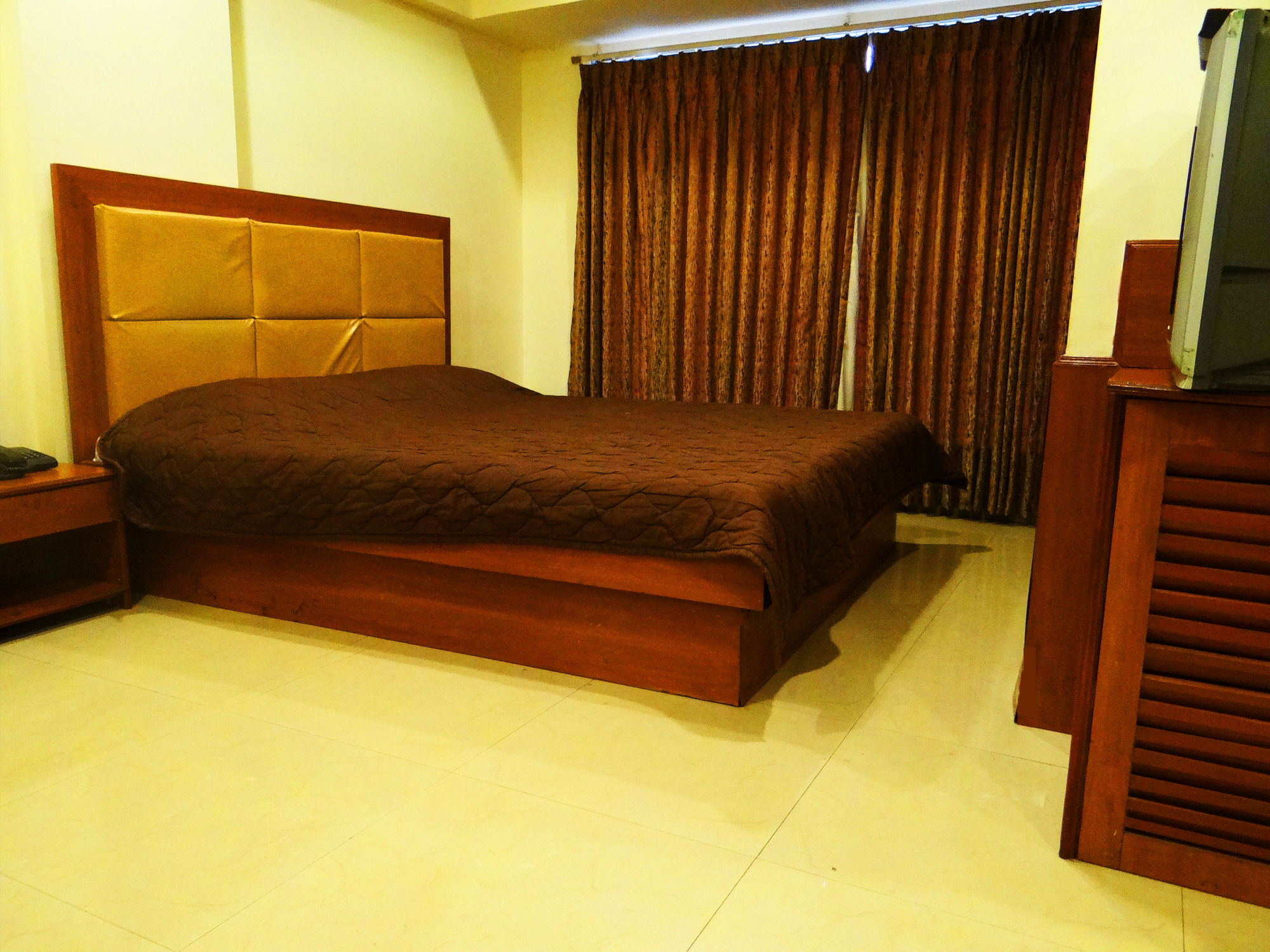 Фото Hotel Lucky Goregaon