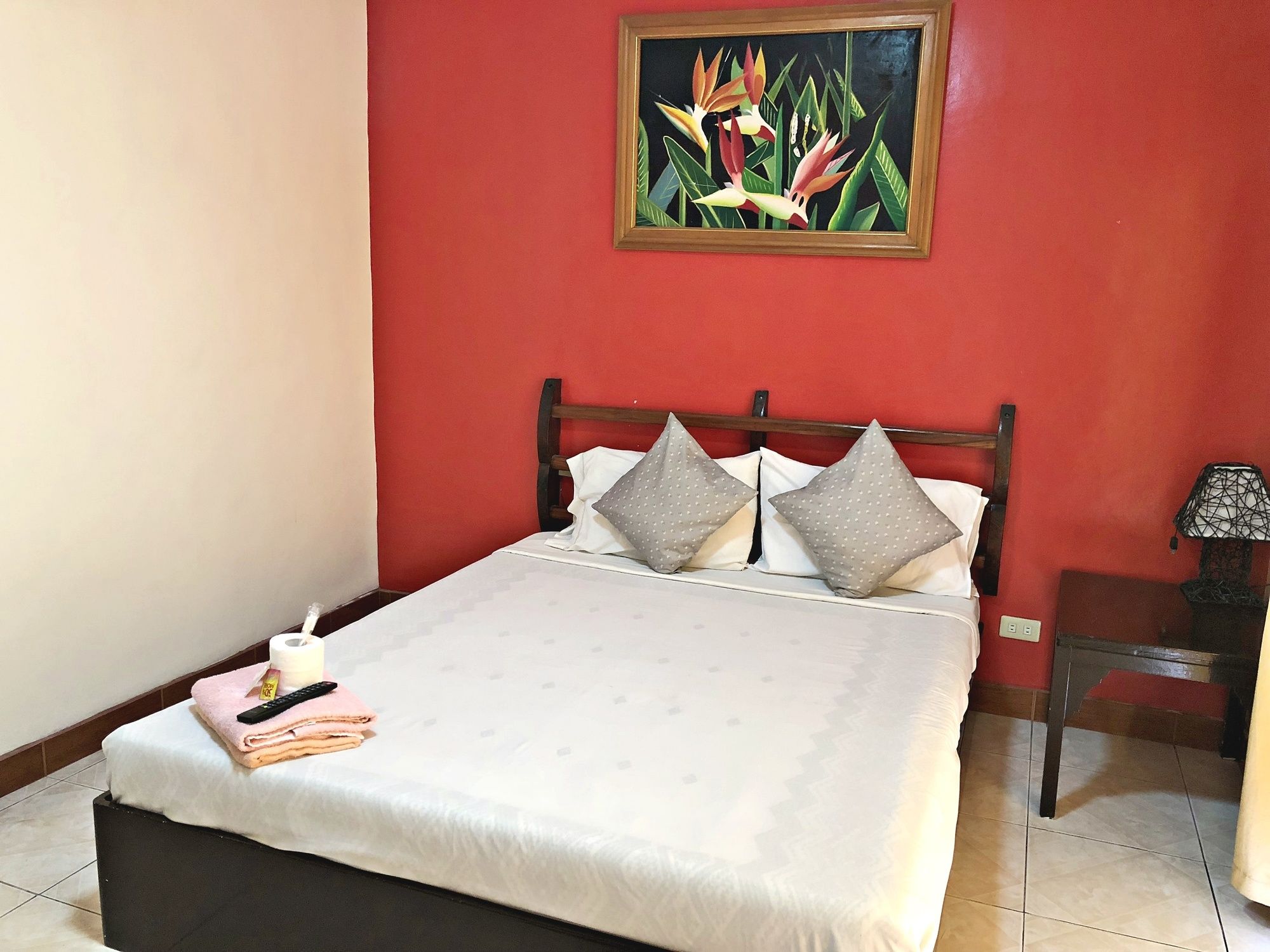 Фото La Gracia Apartelle Tagaytay