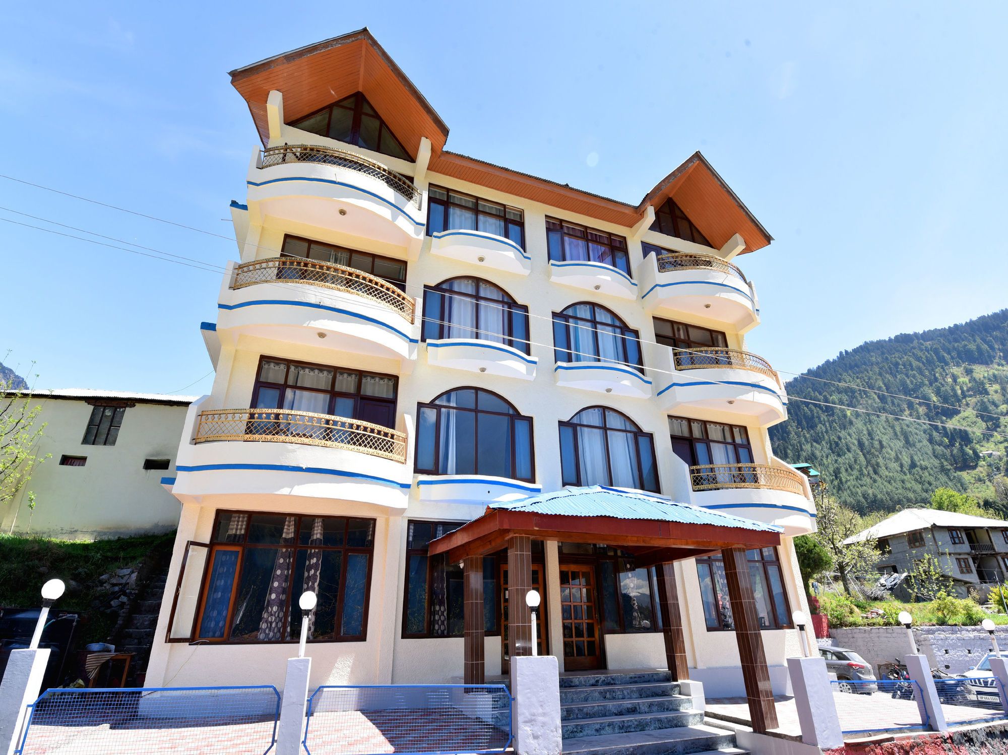 Фото Oyo 12506 Zara Resorts and Hotels