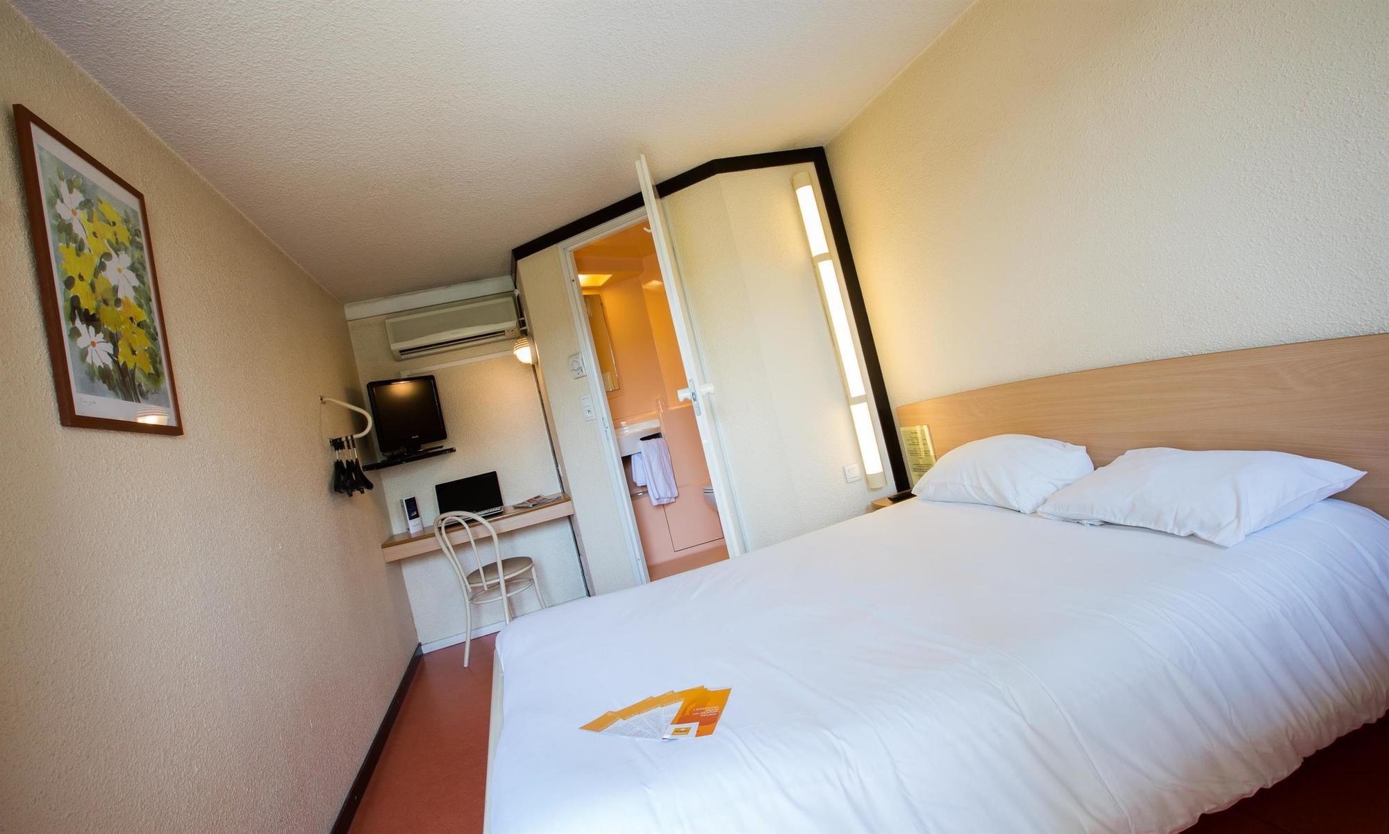 Фото Premiere Classe Clermont Ferrand Nord