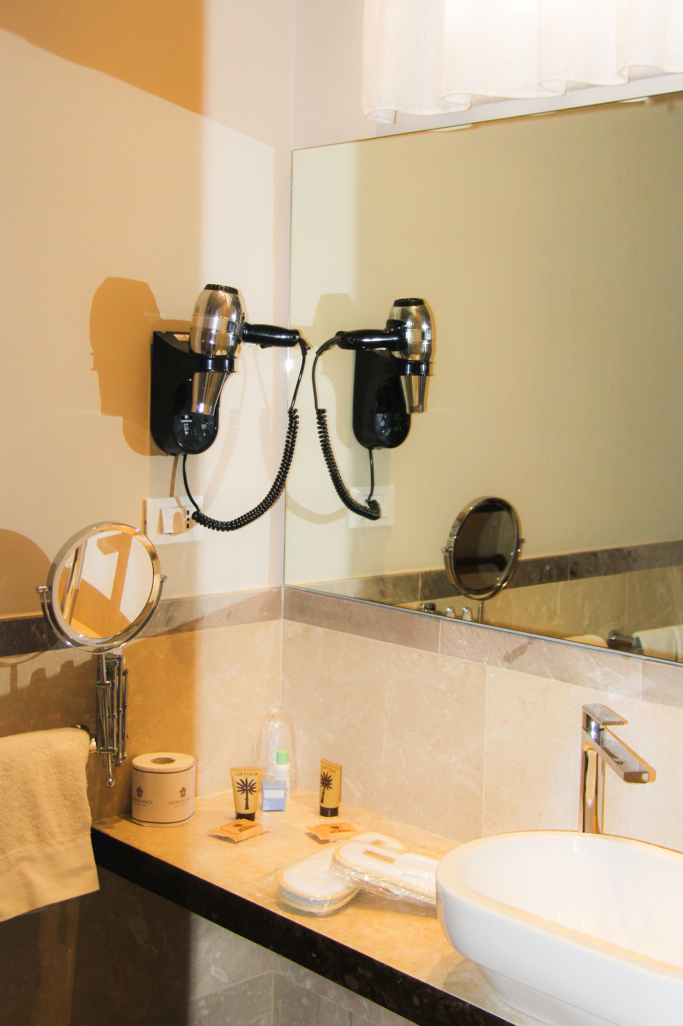 Фото La Dependance Hotel