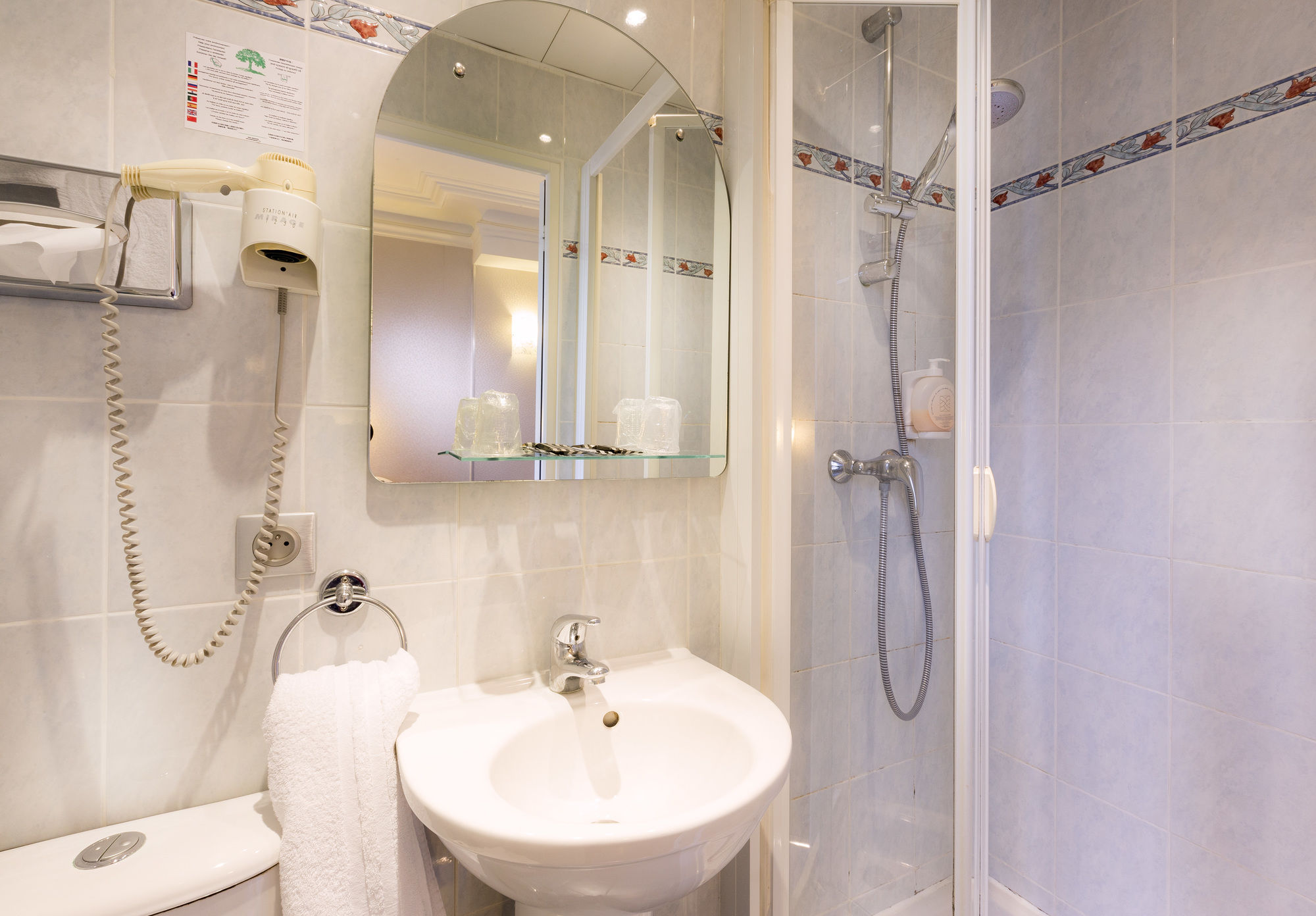 Фото Enjoy Hostel