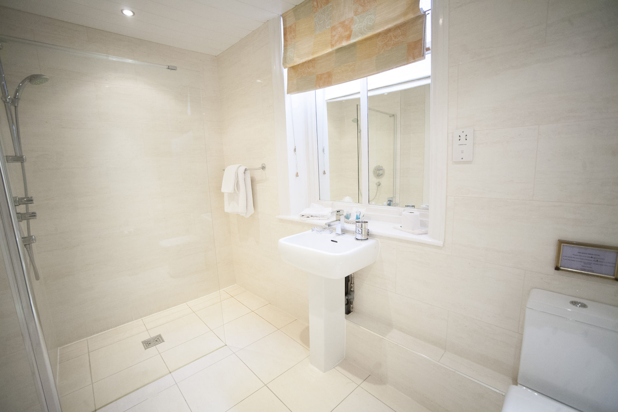 Фото The White Swan, Halifax