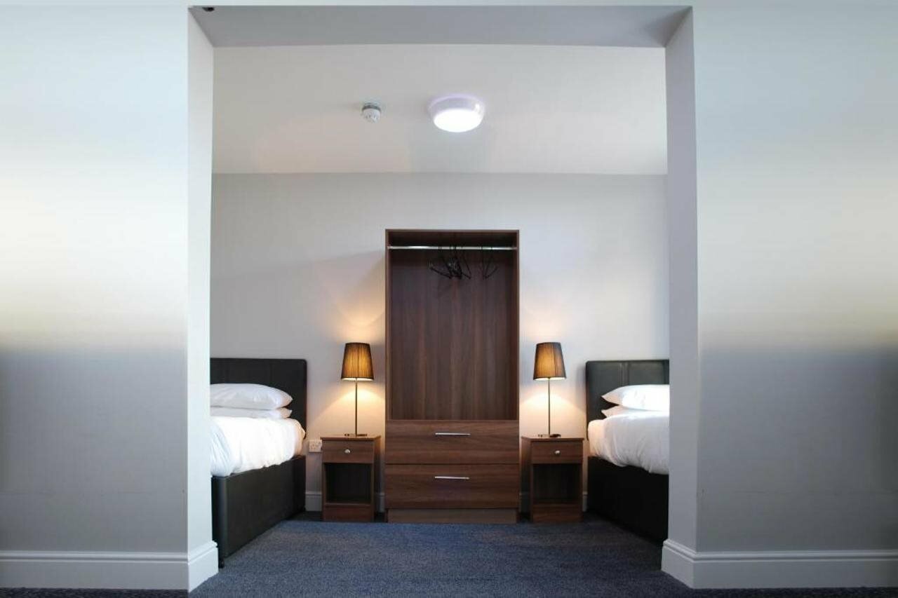 Фото The Liverpool Inn Hotel