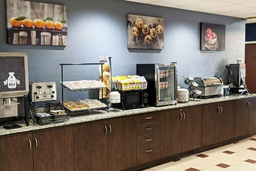 Гостиница Microtel Inn & Suites by Wyndham Michigan City в Мичиган Сити
