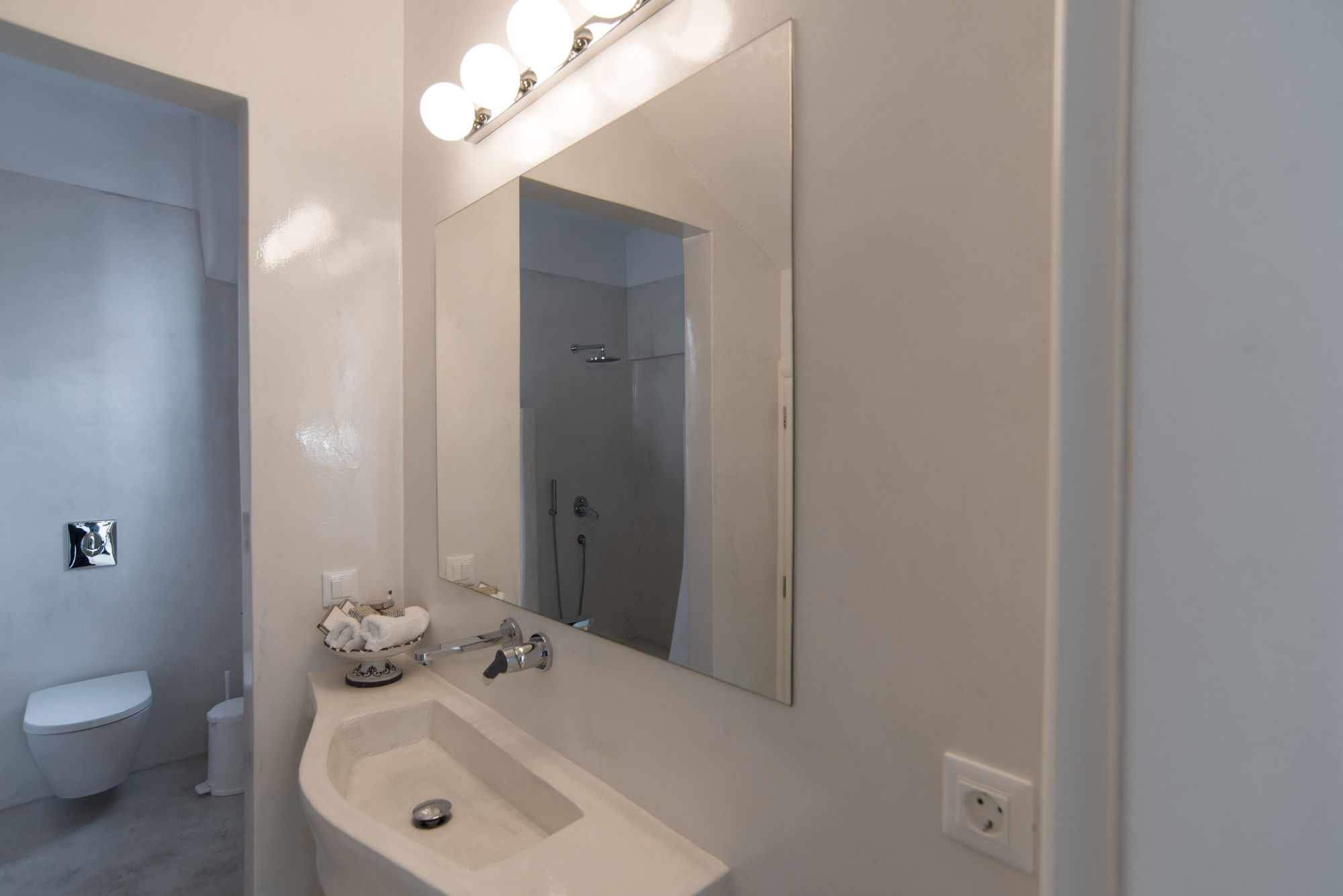 Фото Lagadi Suites by K&k