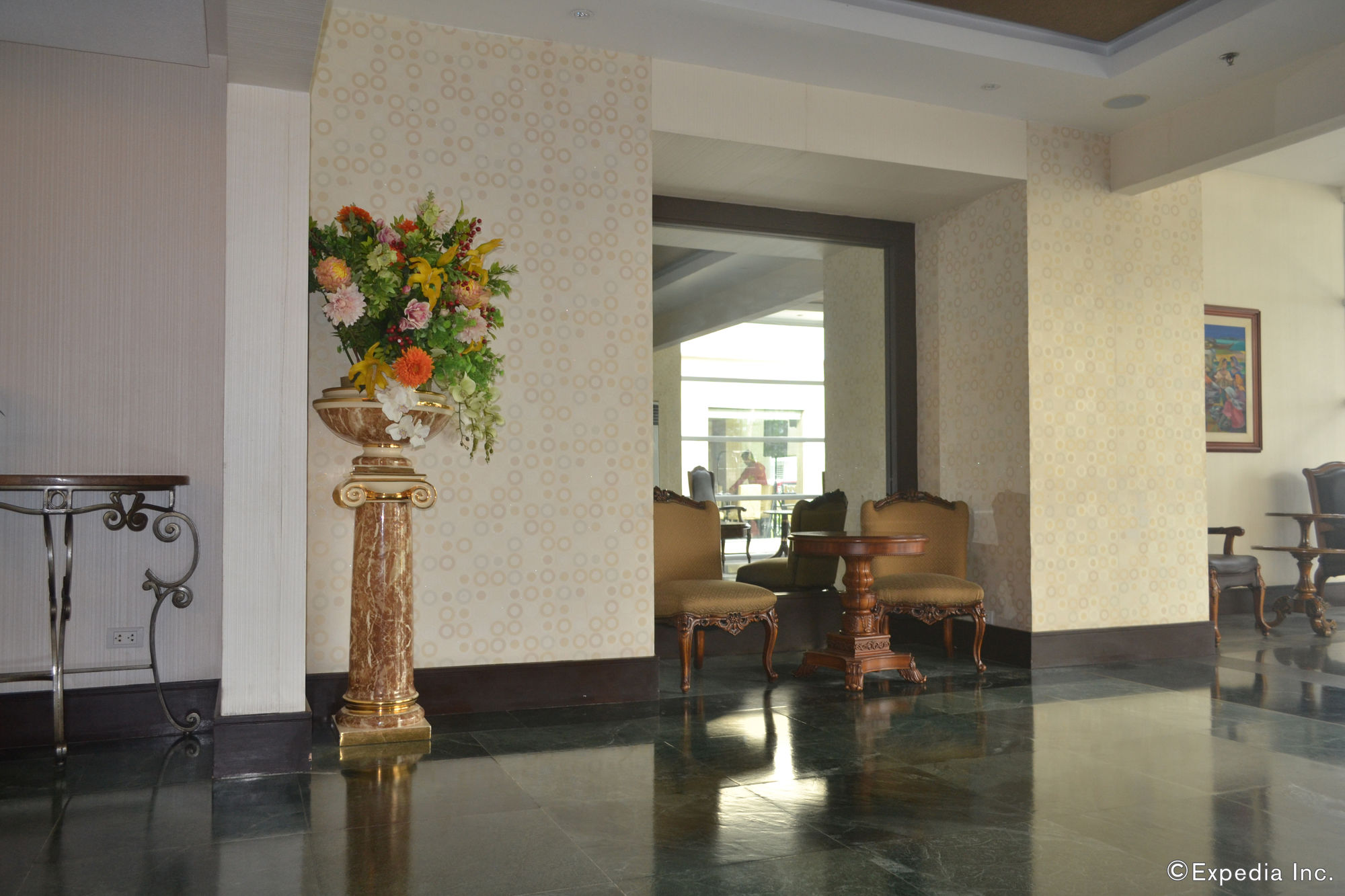 Фото East Asia Royale Hotel