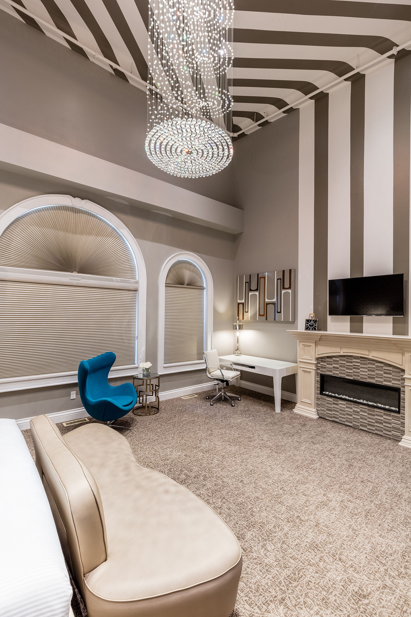 Фото Retro Suites Hotel