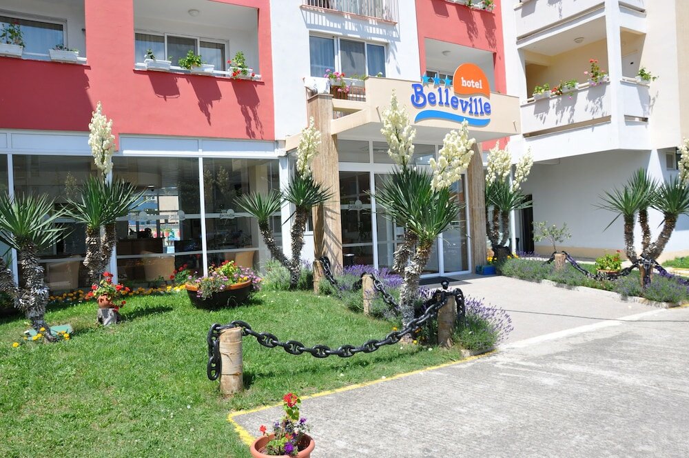 Фото Hotel BelleVille
