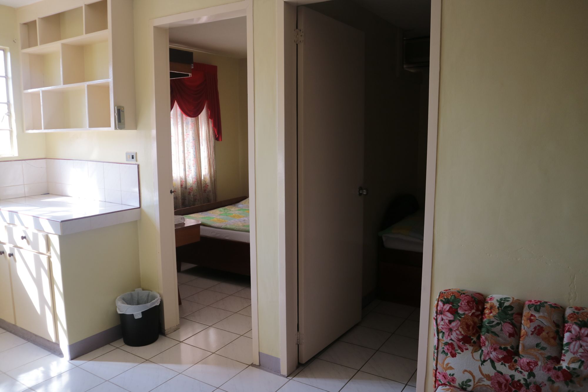 Фото Mellow Apartelle and Tourist Inn