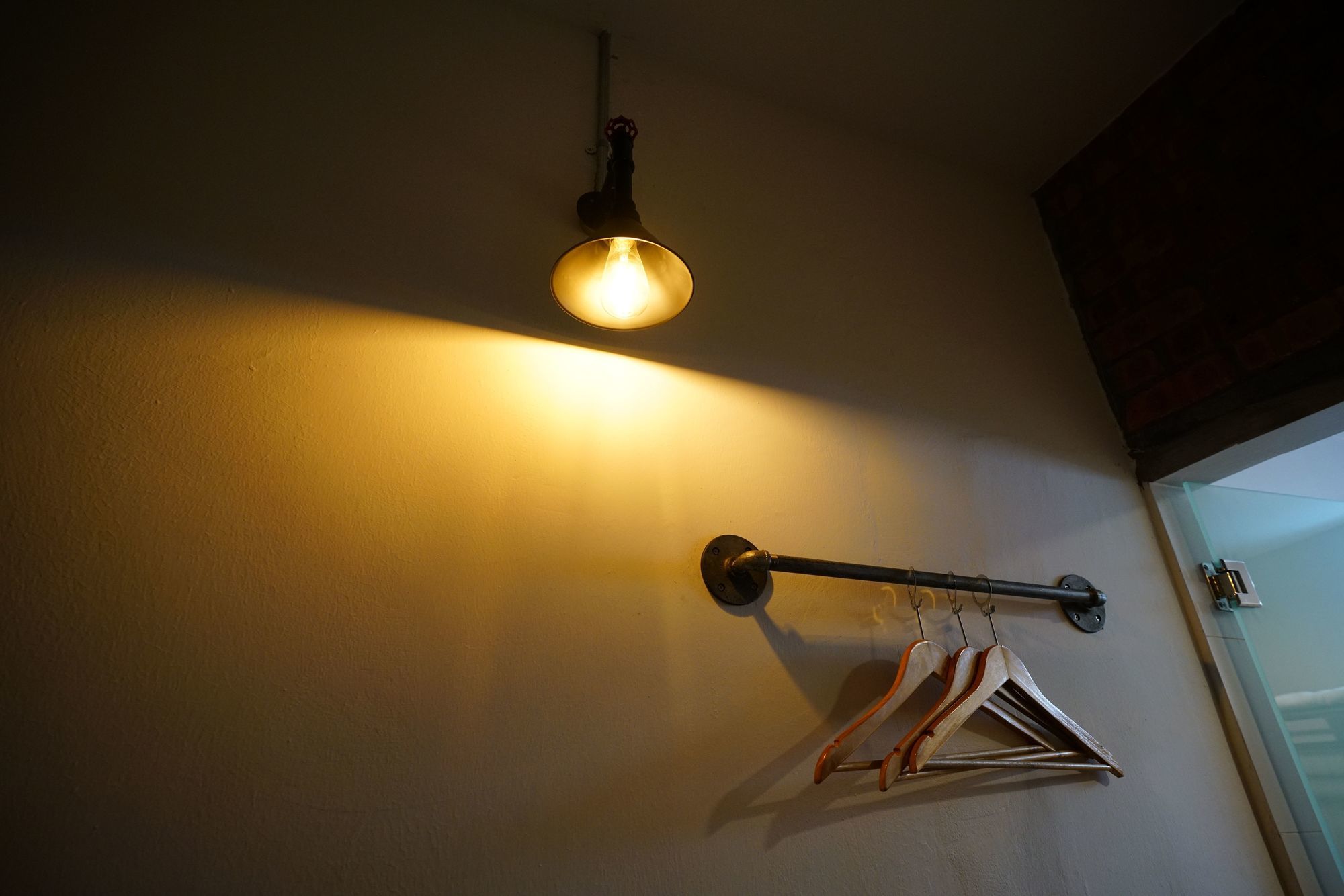 Фото Brick Box Hotel