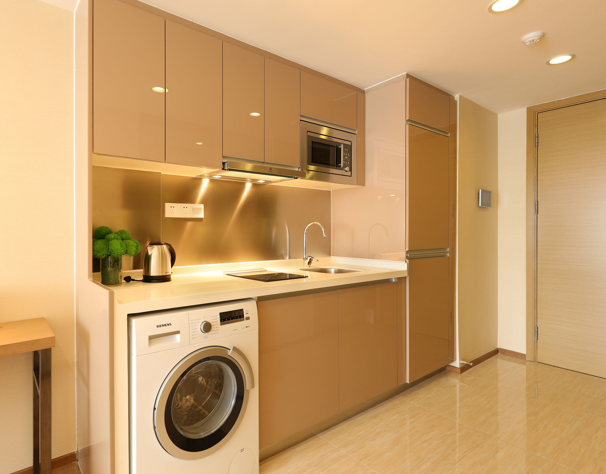 Фото Yuwa Serviced ApartHotel