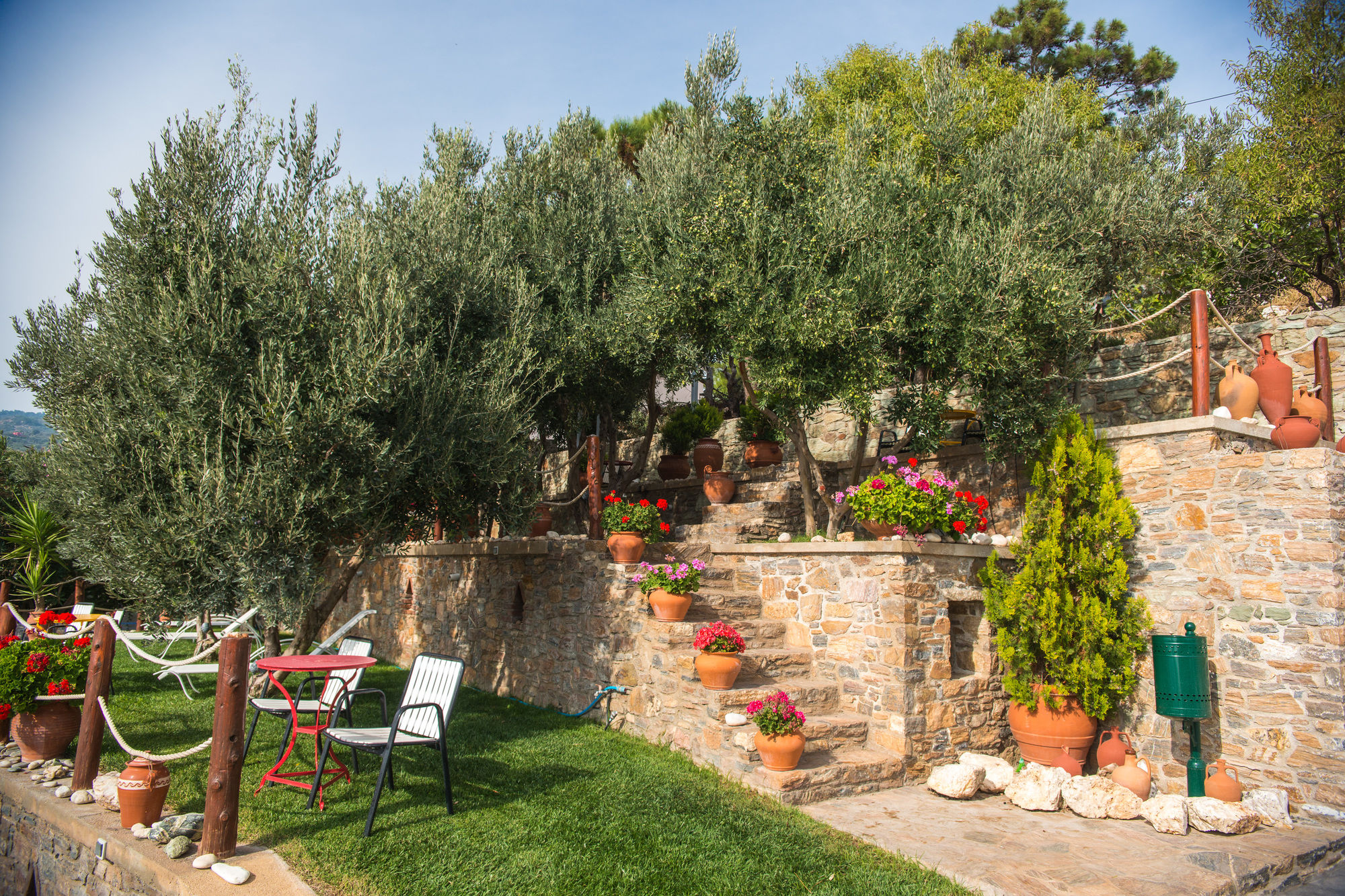 Фото Maria Plomari Apartments