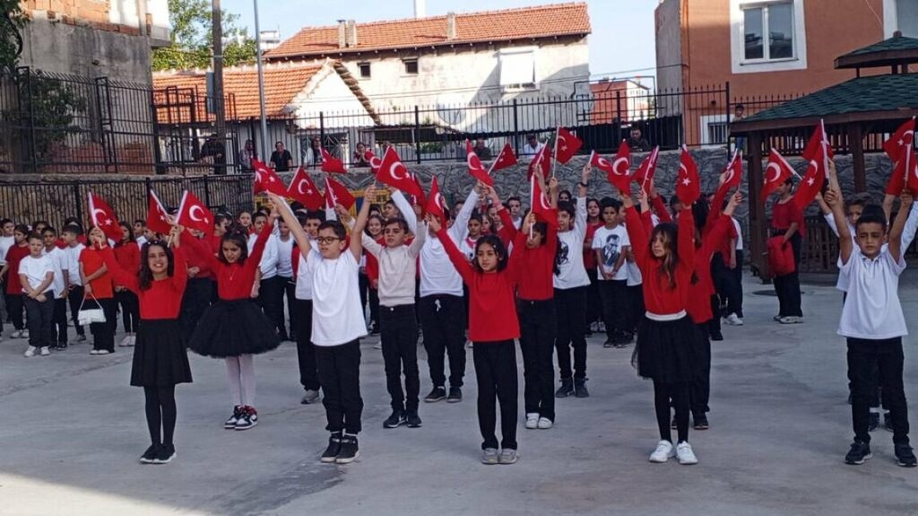 مدرسة ابتدائية  Eskiizmir Martyr Yusuf Vural Elementary School ، إزمير، صورة