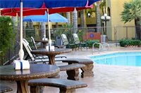 Фото Hotel d’Lins Ontario Airport