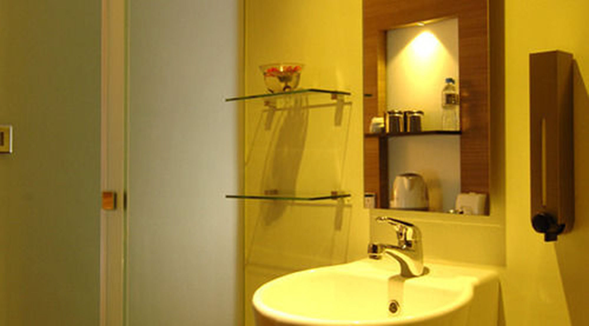 Фото The Leverage Business Hotel Mergong