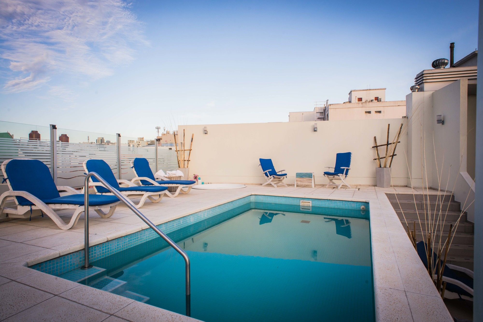 Фото Soho Luxury Suites