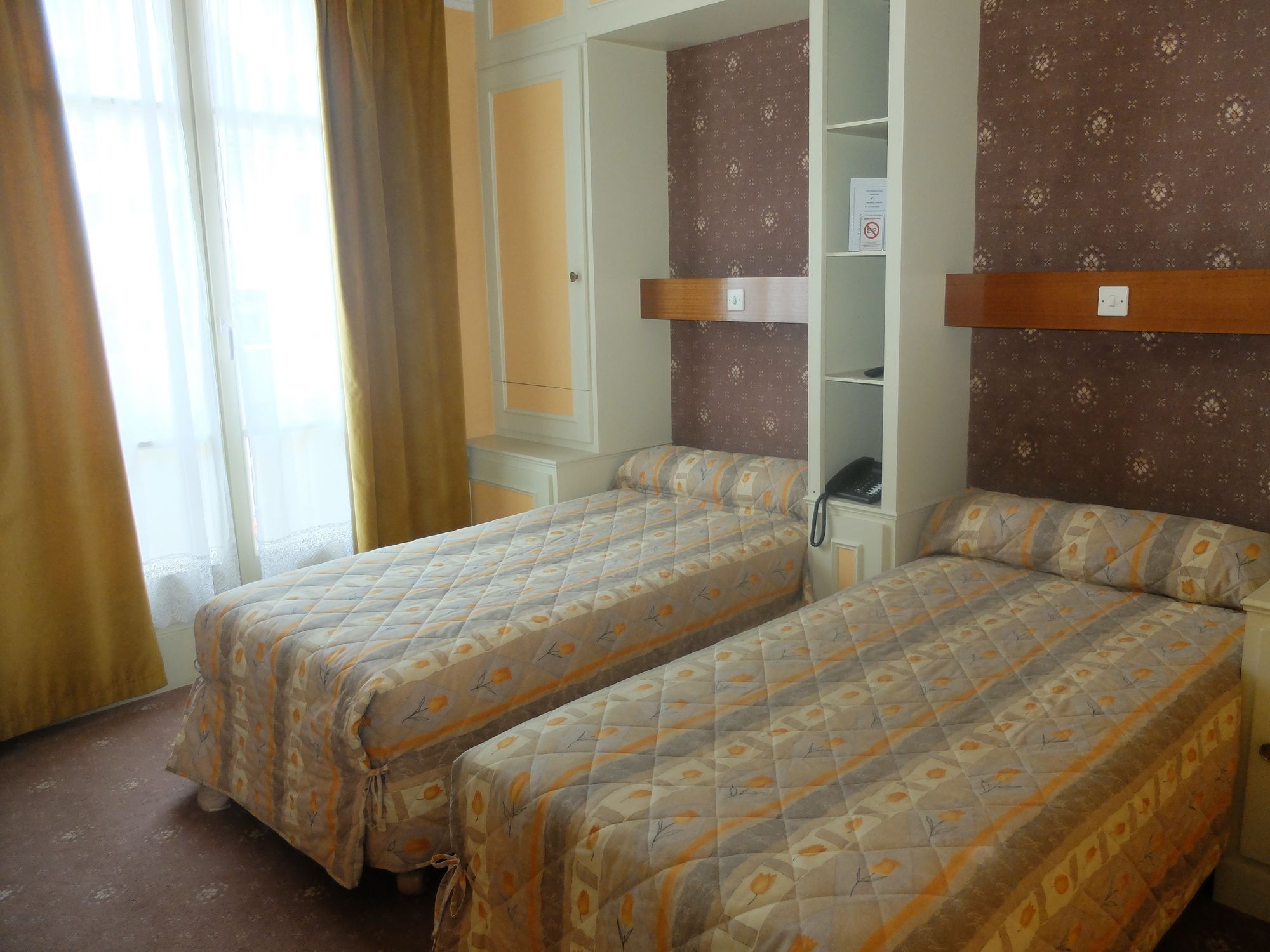 Фото Hôtel Moderniste