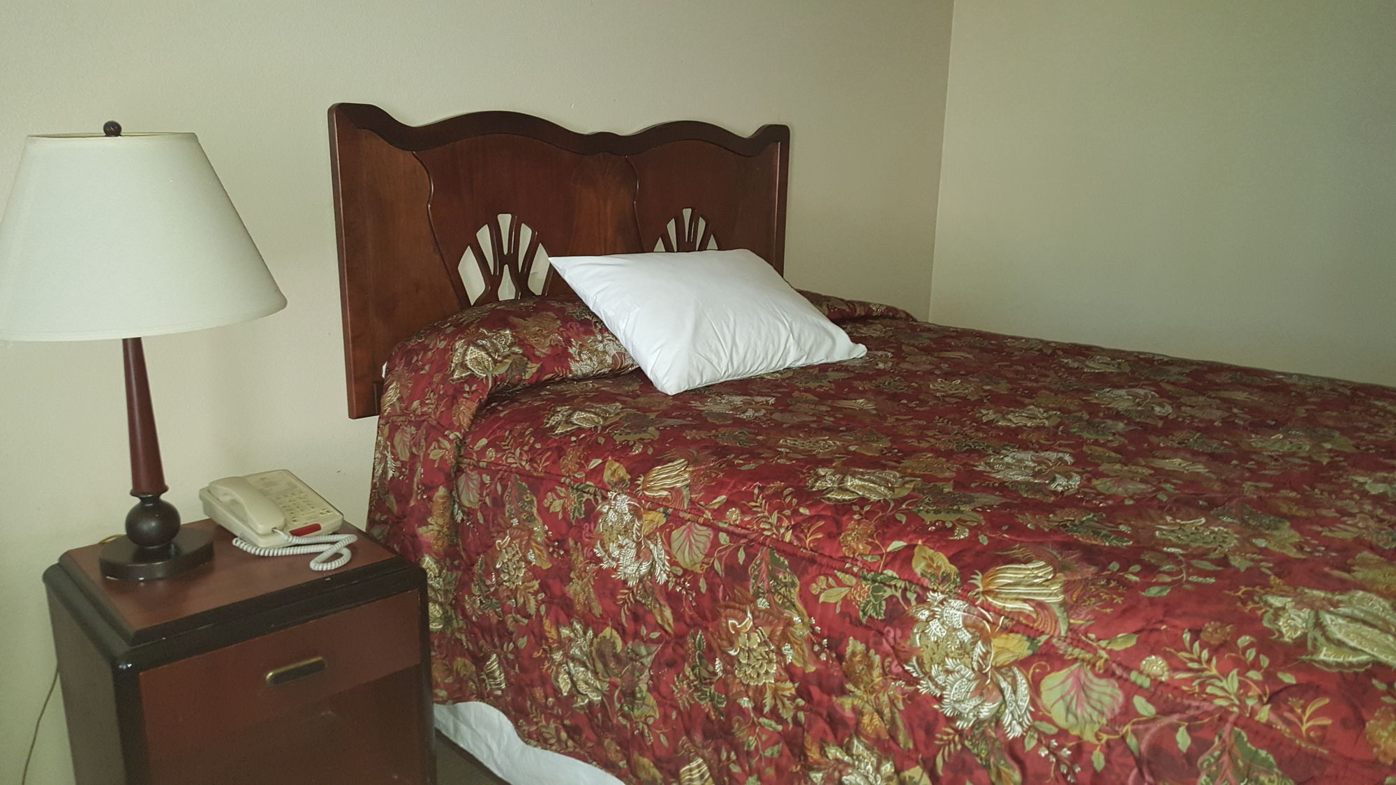 Фото Smokey Point Motor Inn