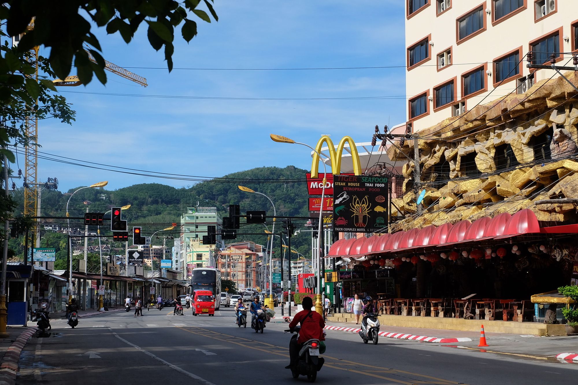 Фото Hotel DSure Patong