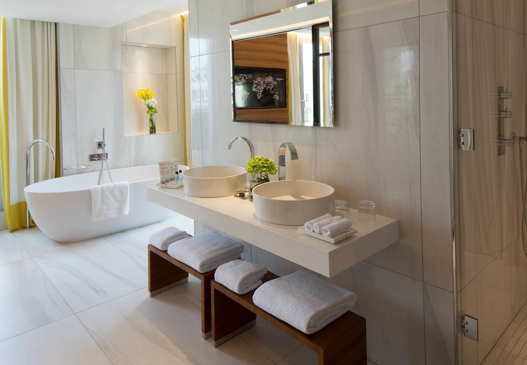 Фото Renaissance Paris Republique Hotel