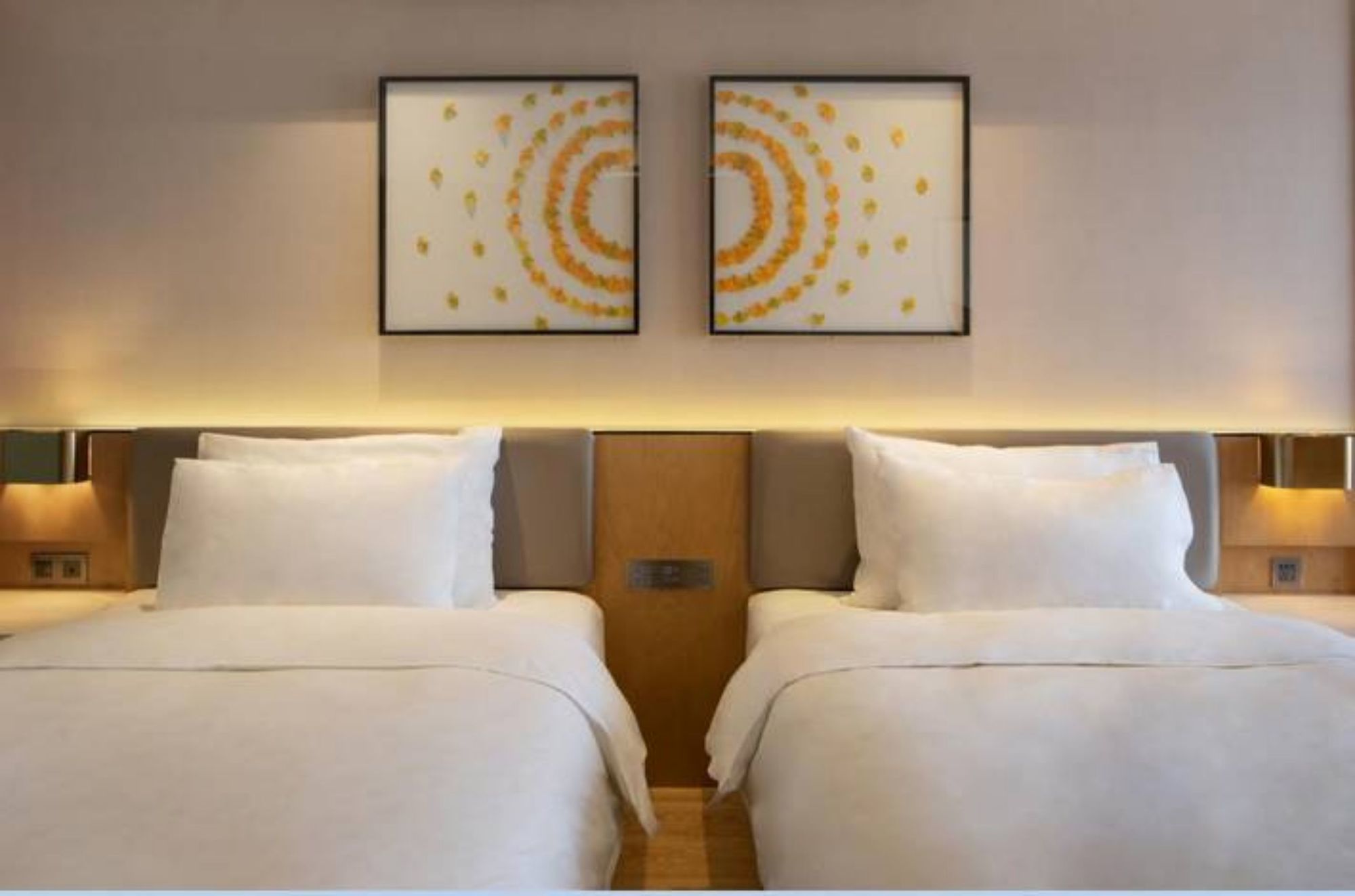 Фото Charm City Kai Guan Hotel