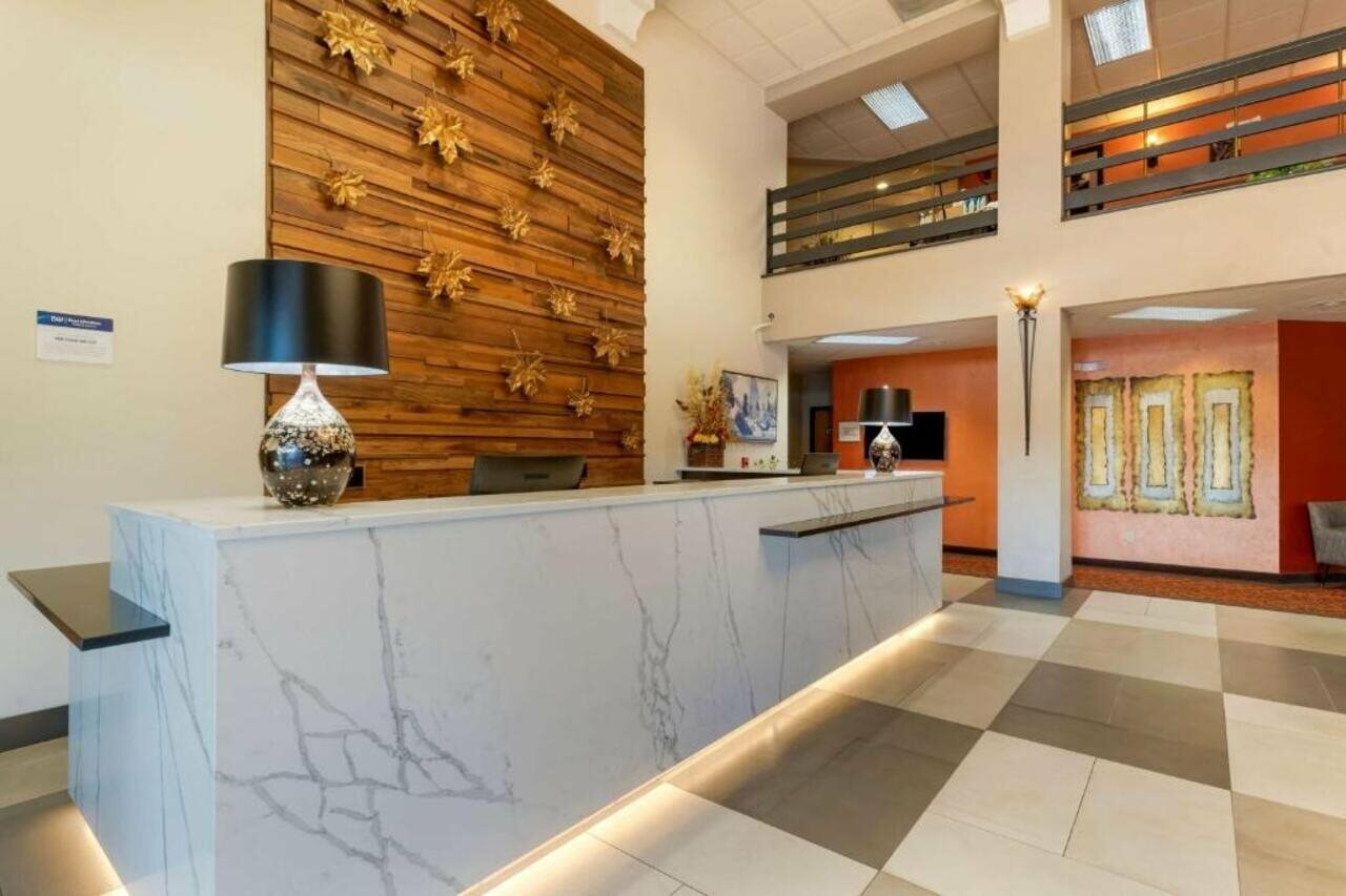 Фото Best Western Plus Mill Creek Inn