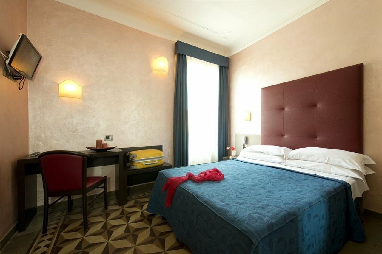 Фото отеля 2