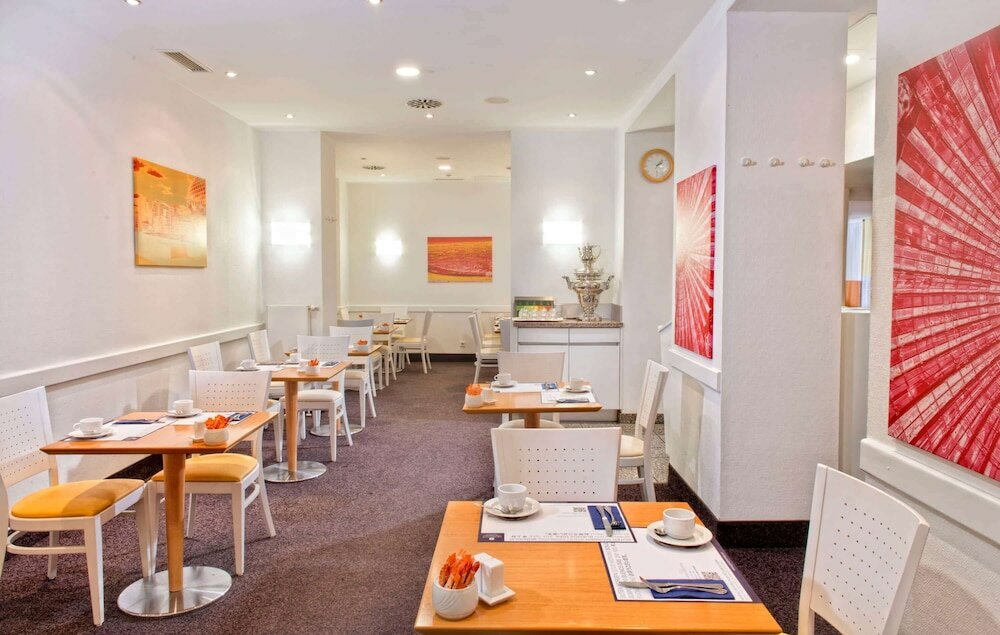 Фото Wyndham Garden Düsseldorf City Centre Königsallee