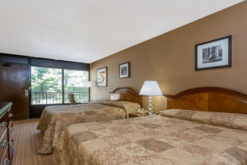 Фото Knights Inn Baltimore