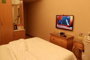 Shun Ping Da Hotel (Hong Kong, Tuen Ma line, Long Ping MTR station), hotel