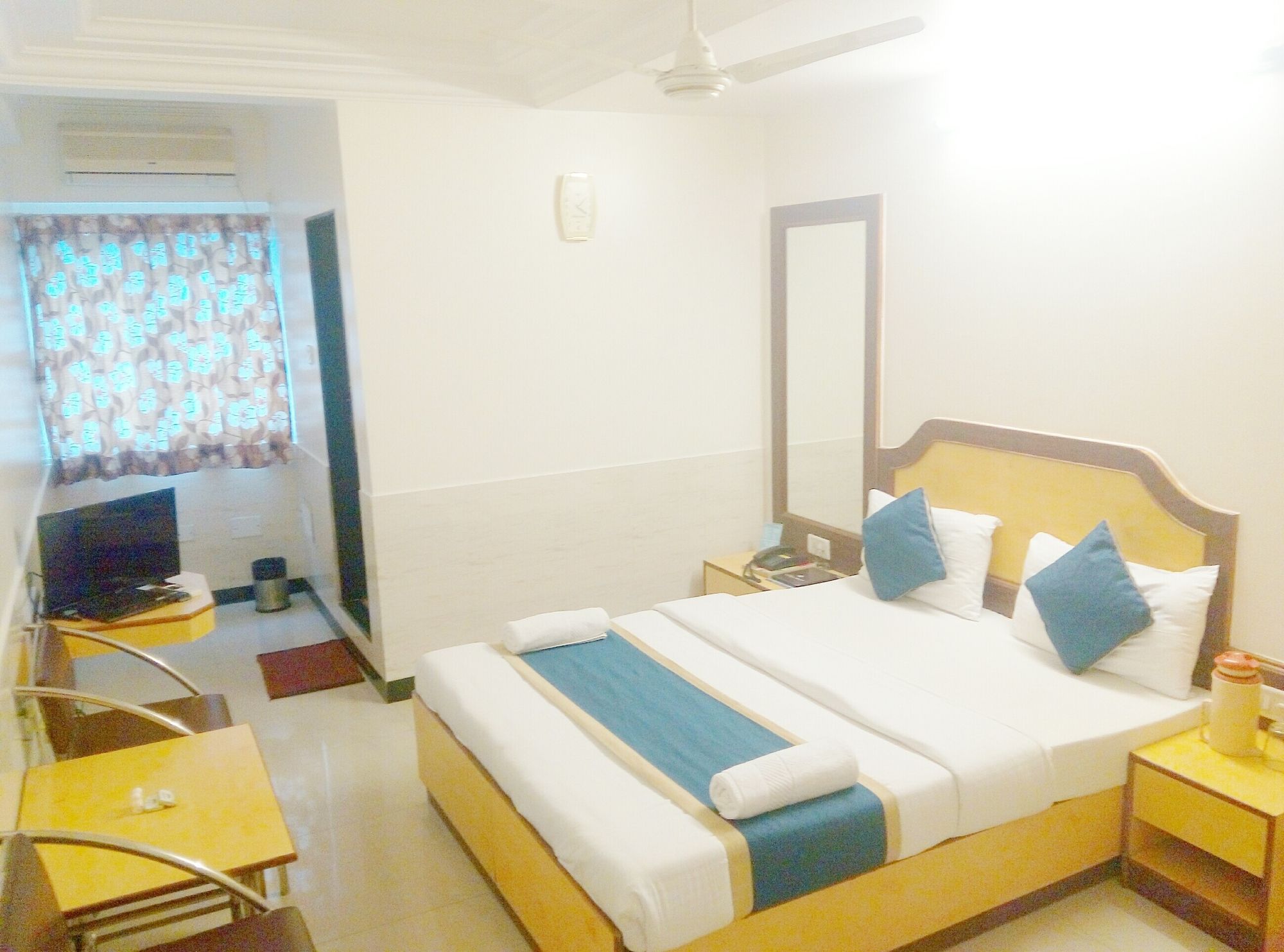 Фото Hotel Gangasagar