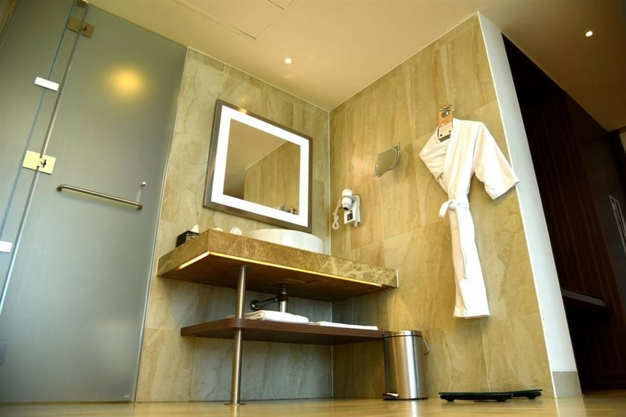 Фото Novotel Pune Viman Nagar Hotel