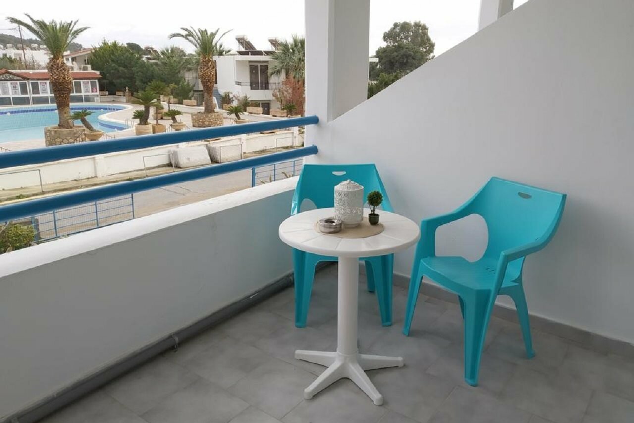 Фото Pals Studios Pefkos