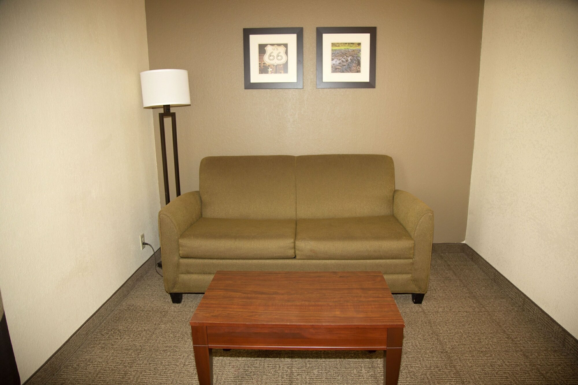 Фото Ardmore Inn & Suites