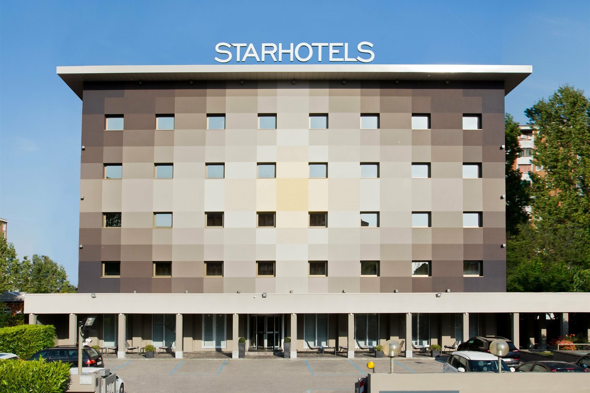 Фото Starhotels Tourist