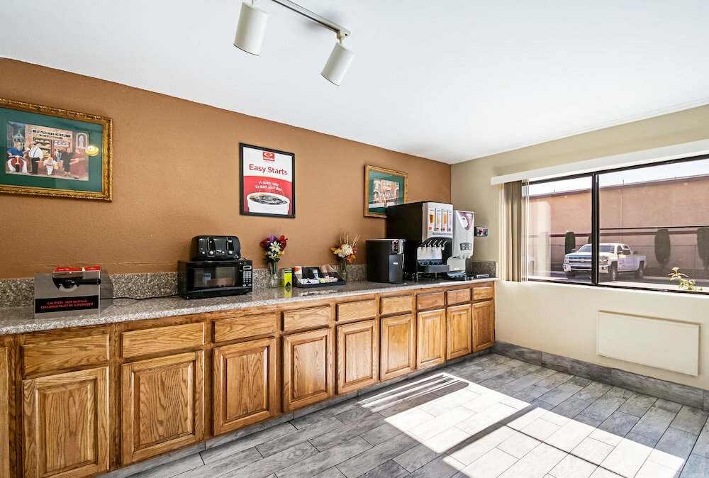 Фото Econo Lodge Inn & Suites Yuba City - Marysville