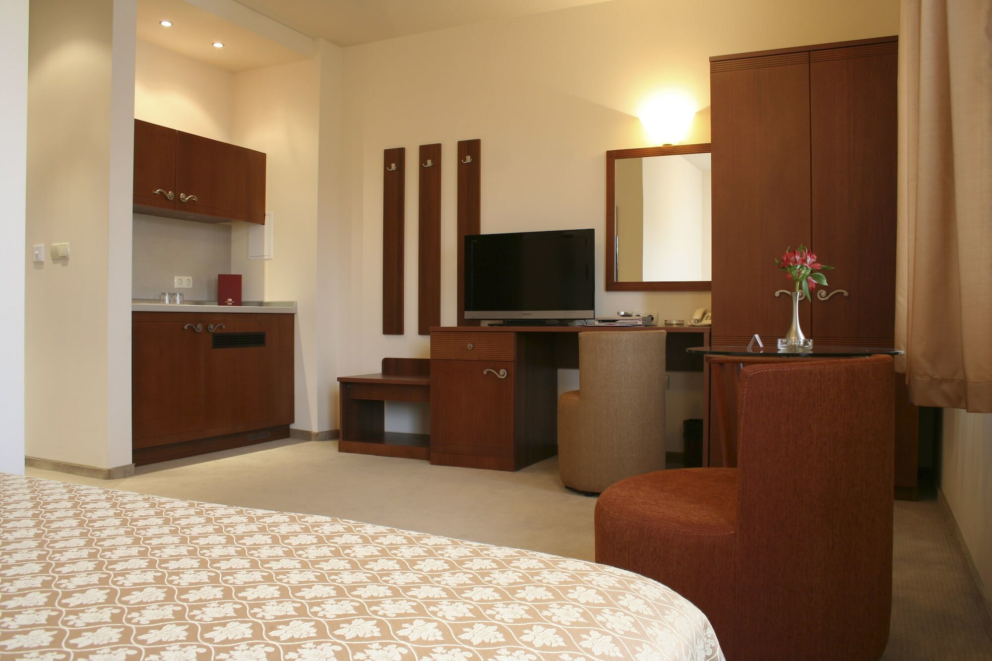 Фото Sofia Place Hotel