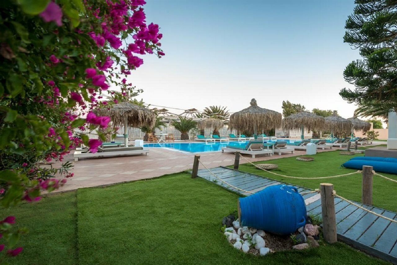 Фото отеля 1