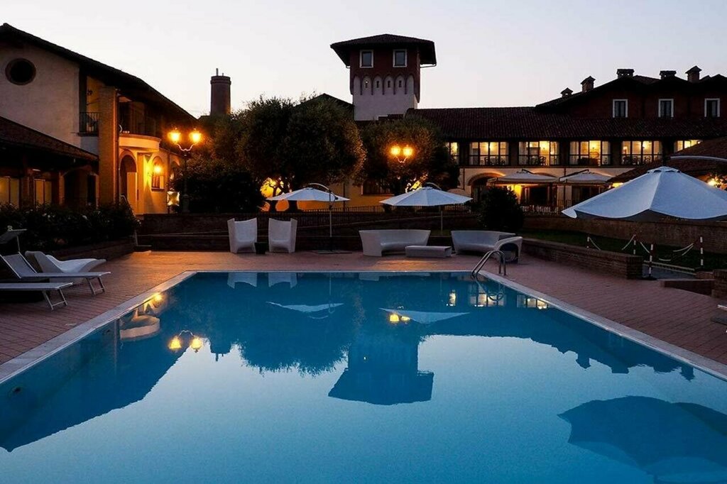 Hotel Relais Santo Stefano, Piedmont, photo