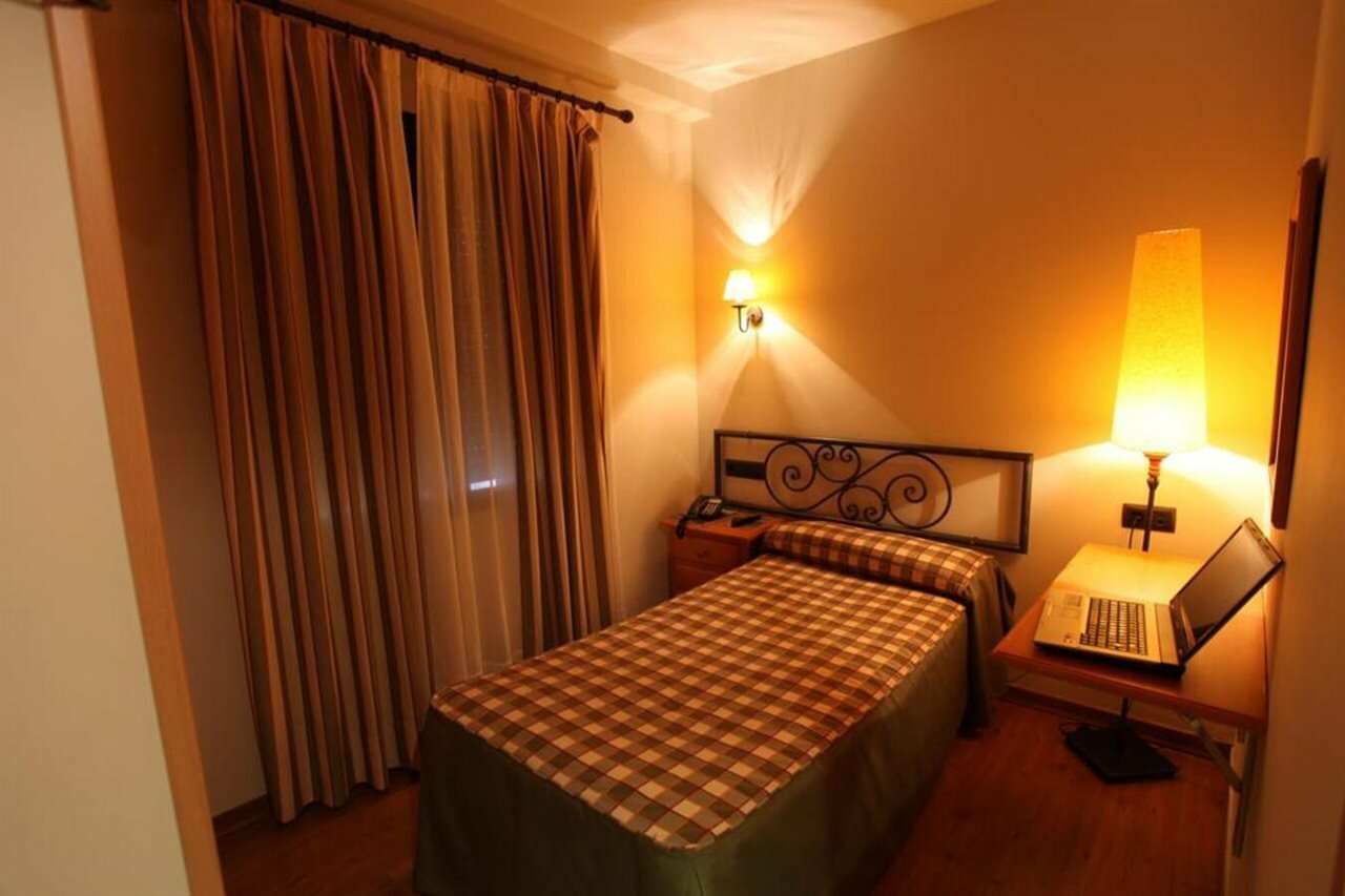 Фото La Bodega Hotel