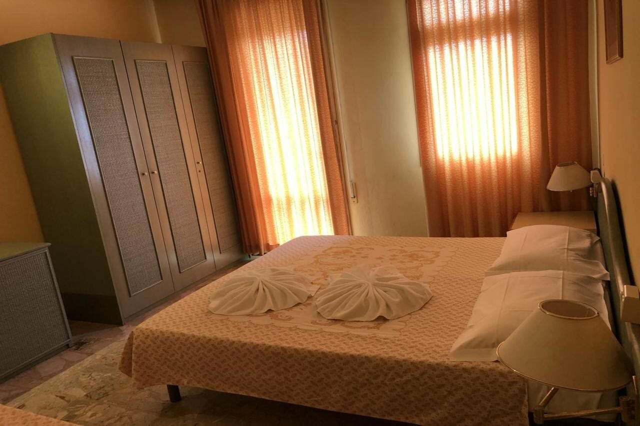 Фото Hotel Amalfi