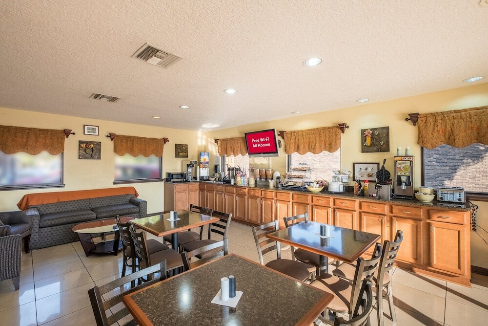 Фото Red Roof Inn Baldwin