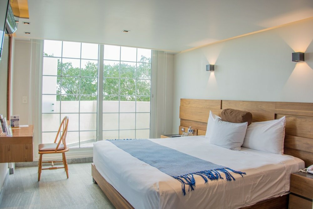 Фото Hotel Plaza Kokai