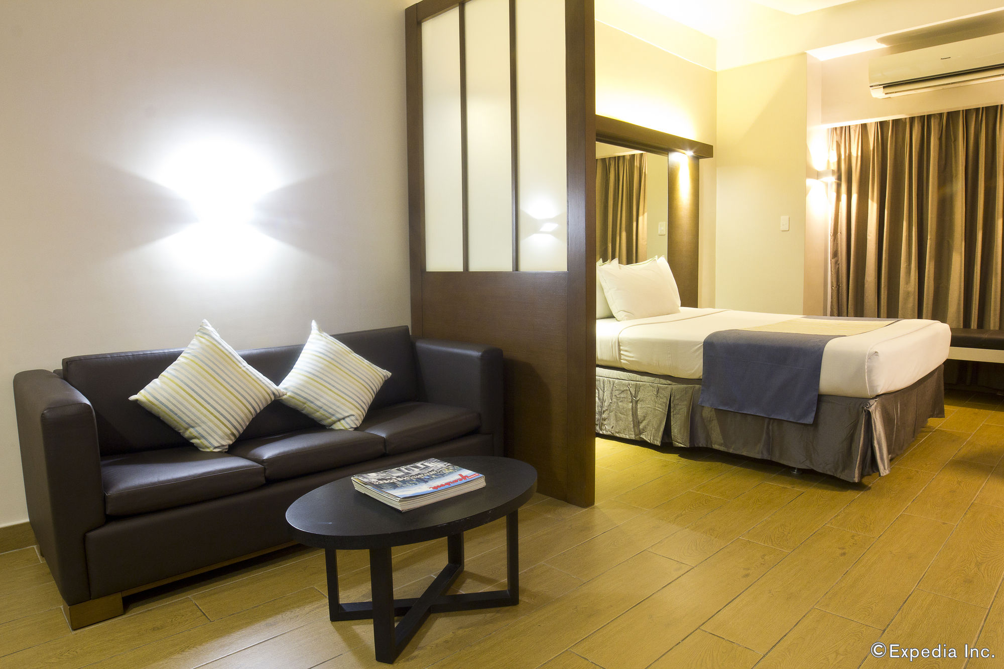 Фото Microtel by Wyndham Acropolis